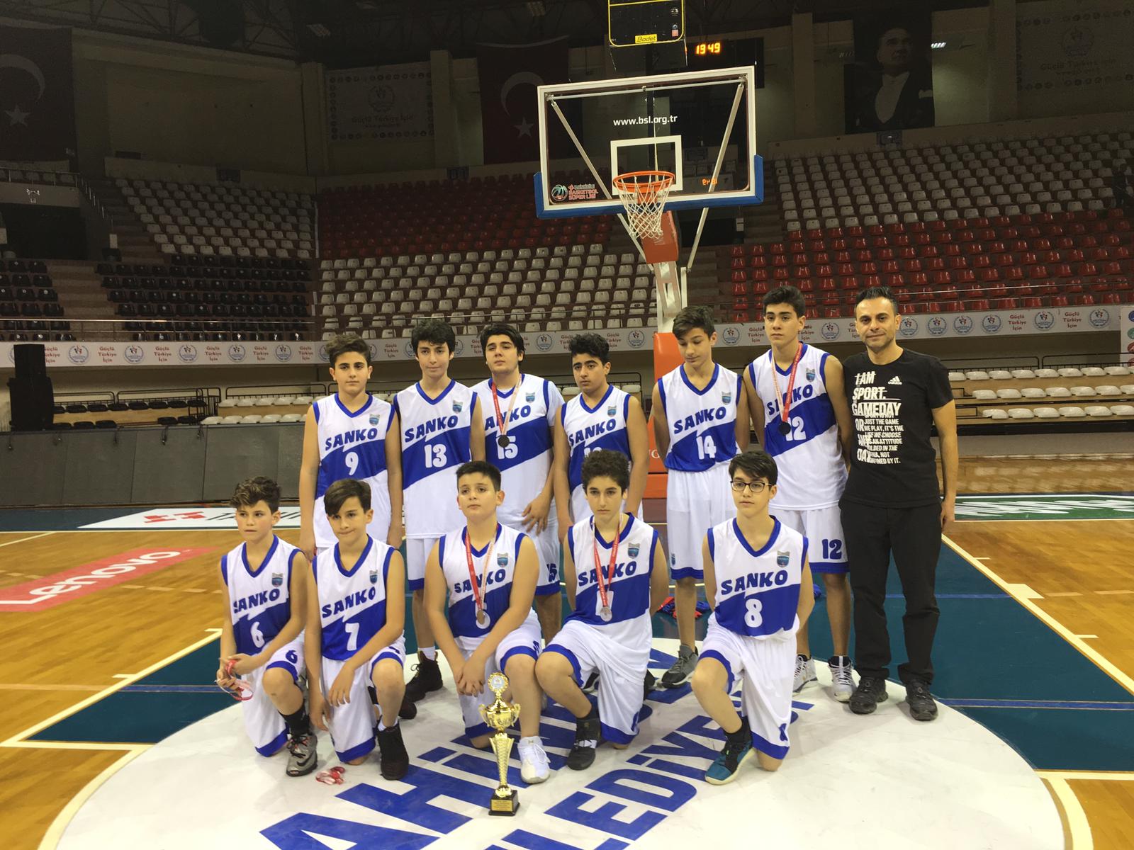 Gaziantep Gençlik Hizmetleri ve Spor İl Müdürlüğü tarafından düzenlenen “Yıldız Erkekler İl Birinciliği”nde, SANKO Okulları Yıldız Erkek Basketbol..
