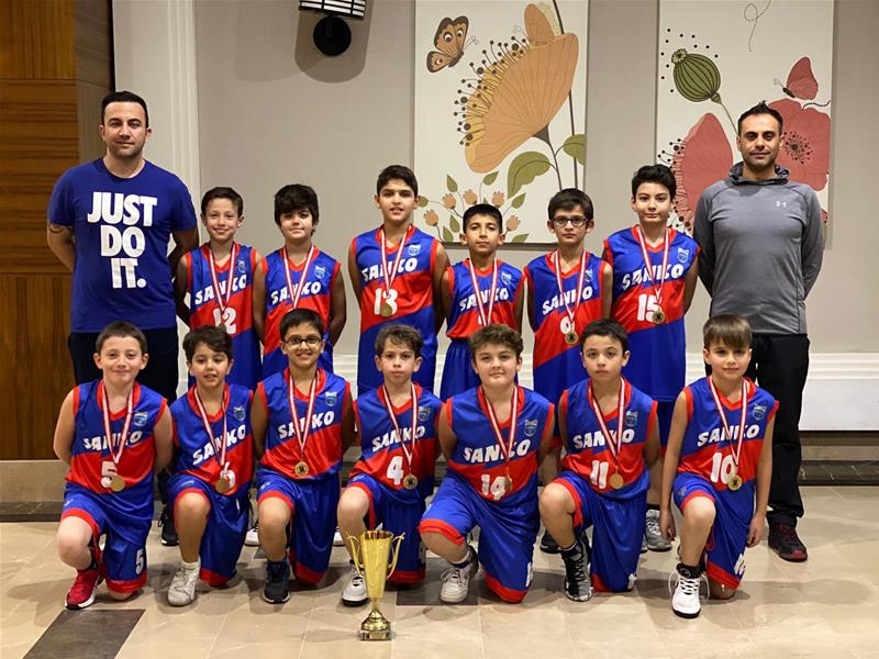 SANKO Okulları Basketbol Takımı, Antalya’da düzenlenen Gold Sports Camps Turnuvası U11 kategorisinde şampiyon oldu.Antalya’da düzenlenen “2020 Winter Cup” t..