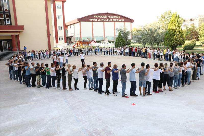 Ekip ruhunu ve takım çalışmasını pekiştirmek ve 2018-2019 Eğitim Öğretim yılına güçlü bir başlangıç yapmak amacıyla düzenlenen Sinerjiyi Yakalı..