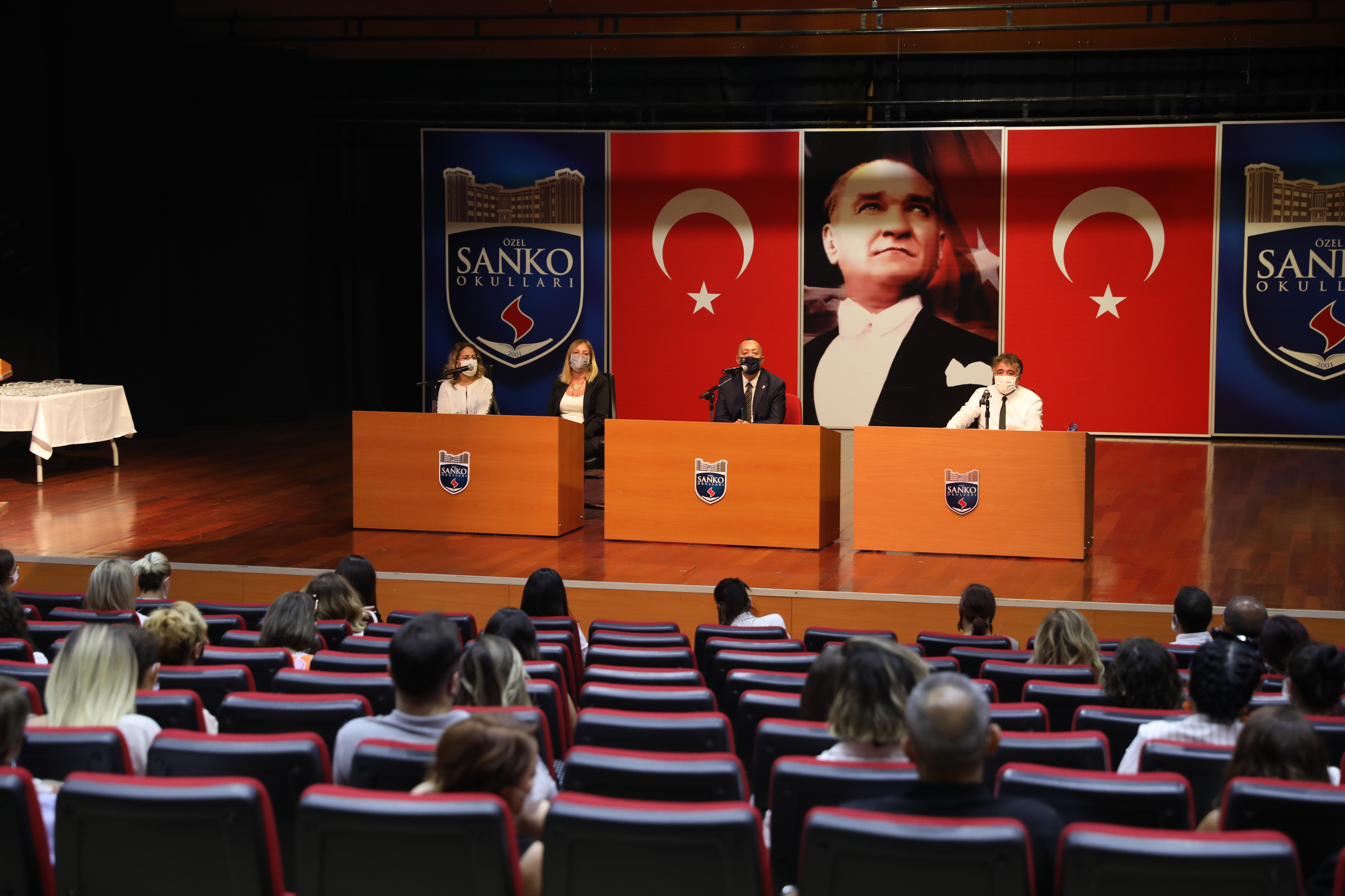 Okul bahçemizde düzenlenen buluşmayla yeni akademik yıla merhaba diyen SANKO Okulları ailesi, çalışmalarına genel kurul toplantısıyla devam etti.
Abdulkadir Konukoğlu K..