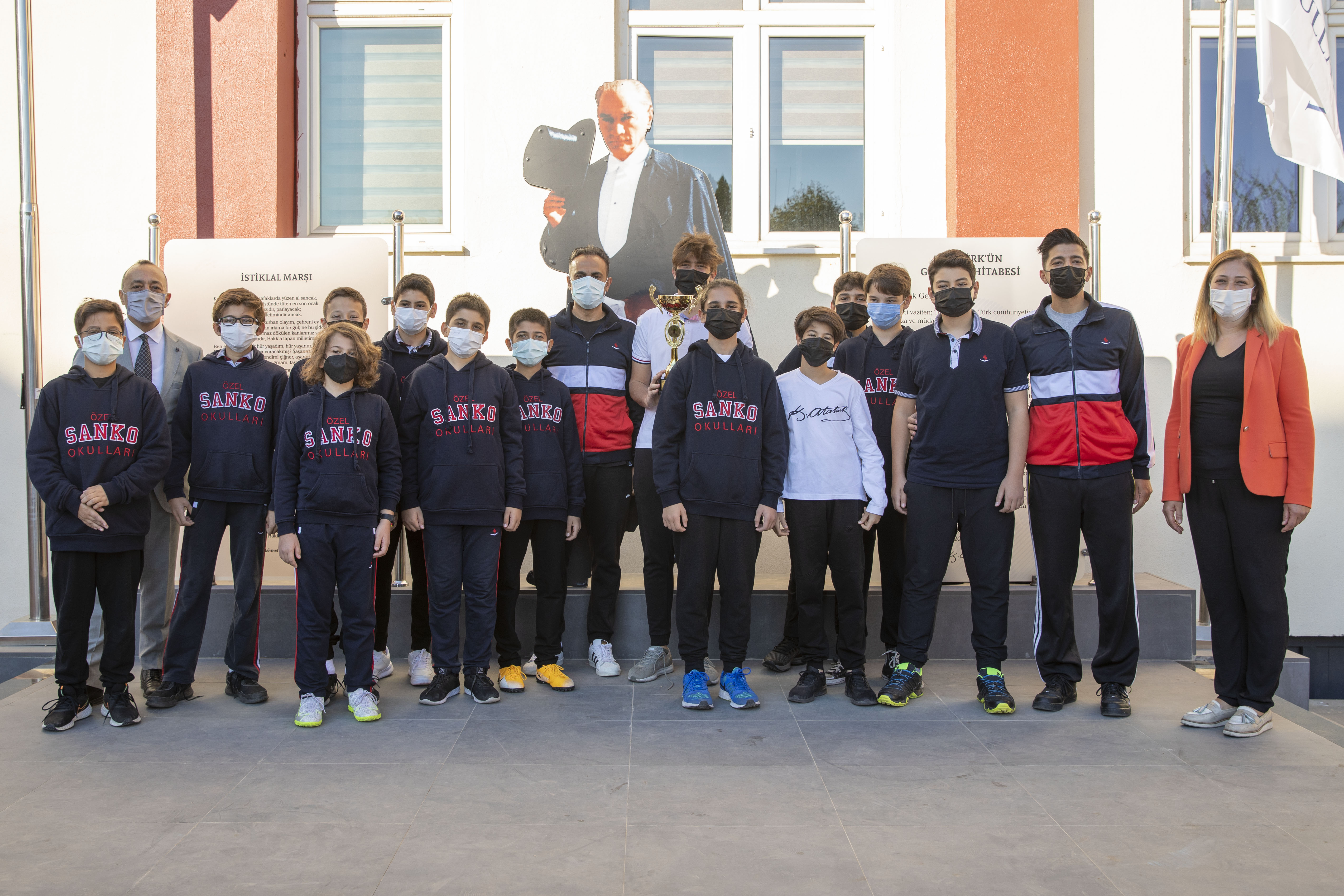 SANKO Okulları Yıldız Erkek Basketbol Takımı, Şehitkamil Belediyesi tarafından düzenlenen Ortaokullar Arası “29 Ekim Cumhuriyet Kupası Basketbol Turnuvası”nda il şampiyonu o..