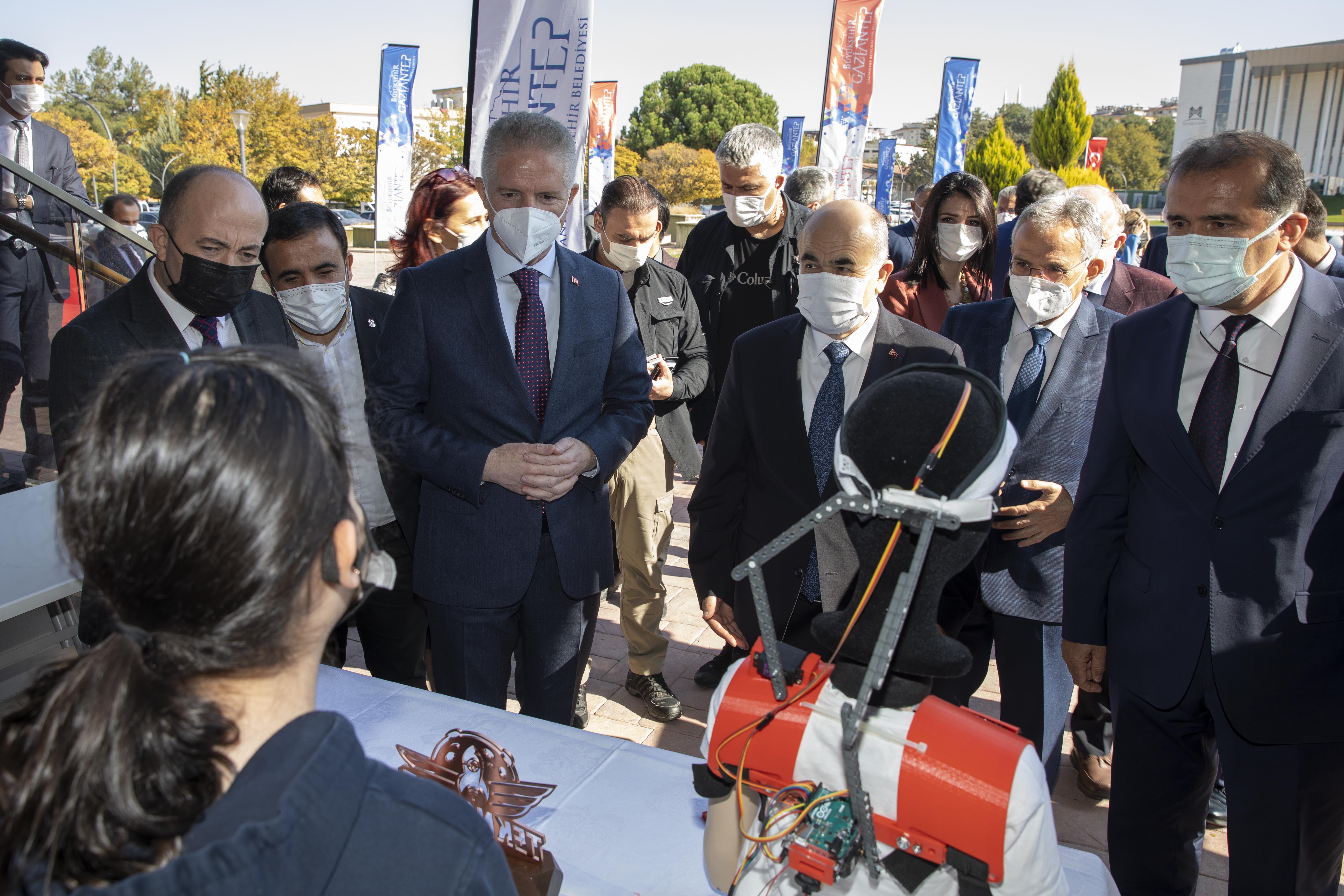 2020 yılında TEKNOFEST'e ev sahipliği yapan Gaziantep'in, TEKNOFEST sürecinde yürütülen çalışmaları yerinde görmek için Samsun Valisi Zülk..