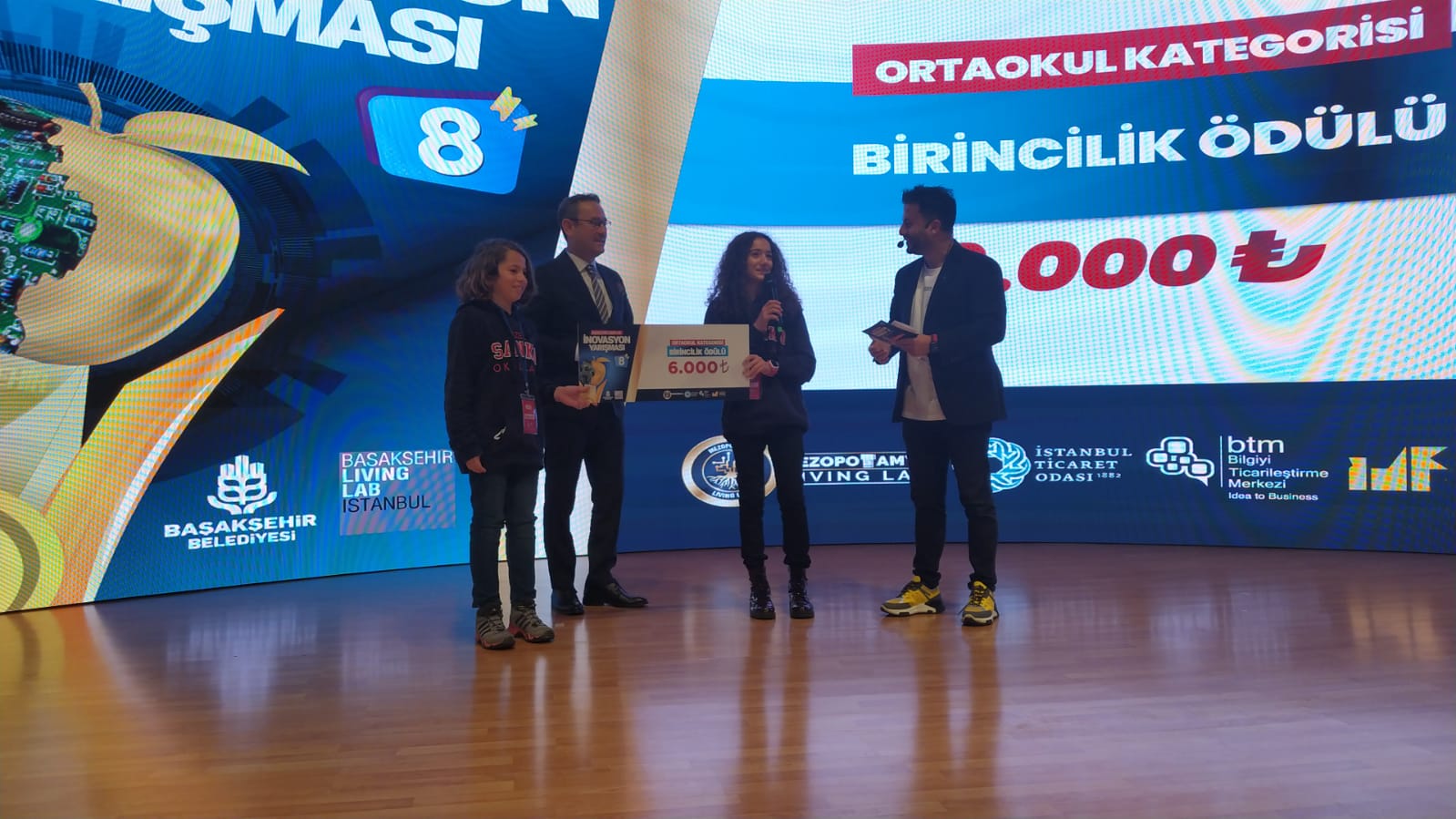
SANKO Okulları ortaokul öğrencileri, Başakşehir Belediyesi ve Başakşehir Living Lab tarafından düzenlenen “Başakşehir Living Lab 8. İnovasyon Yarışması”nda Türki..