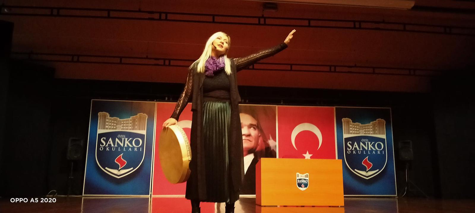  
4. sınıf öğrencilerimiz; Türkçe dersinde atölye çalışmalarının ilkini gerçekleştirerek, okudukları “Çingene Kız” adlı ki..
