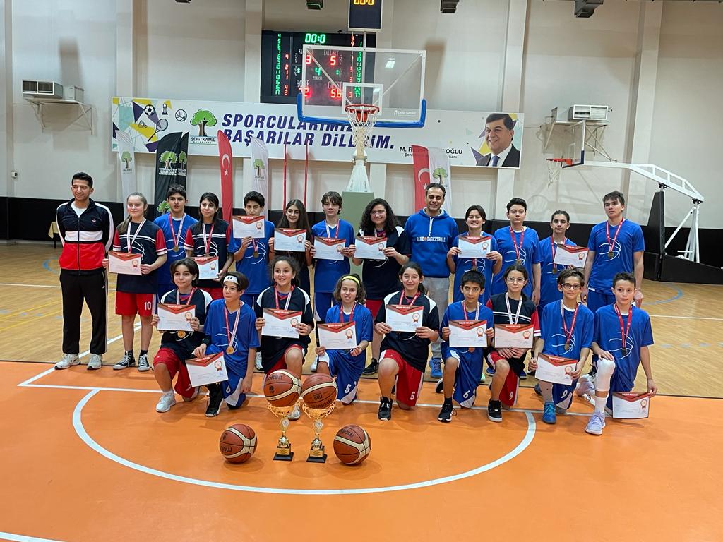 Gençlik Hizmetleri ve Spor İl Müdürlüğü ile Gaziantep İl Milli Eğitim Müdürlüğü’nün düzenlediği “Okullar Arası Yıldızlar ..